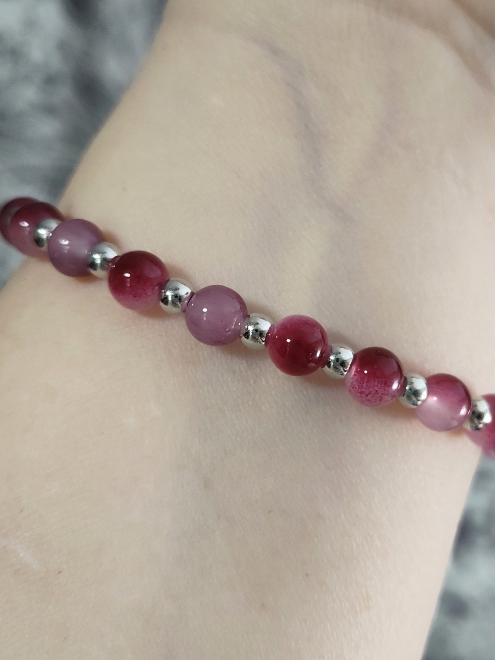 Red And Pink Beaded Stretch Bracelet with White Accent Beads - Picture 5 of 8
